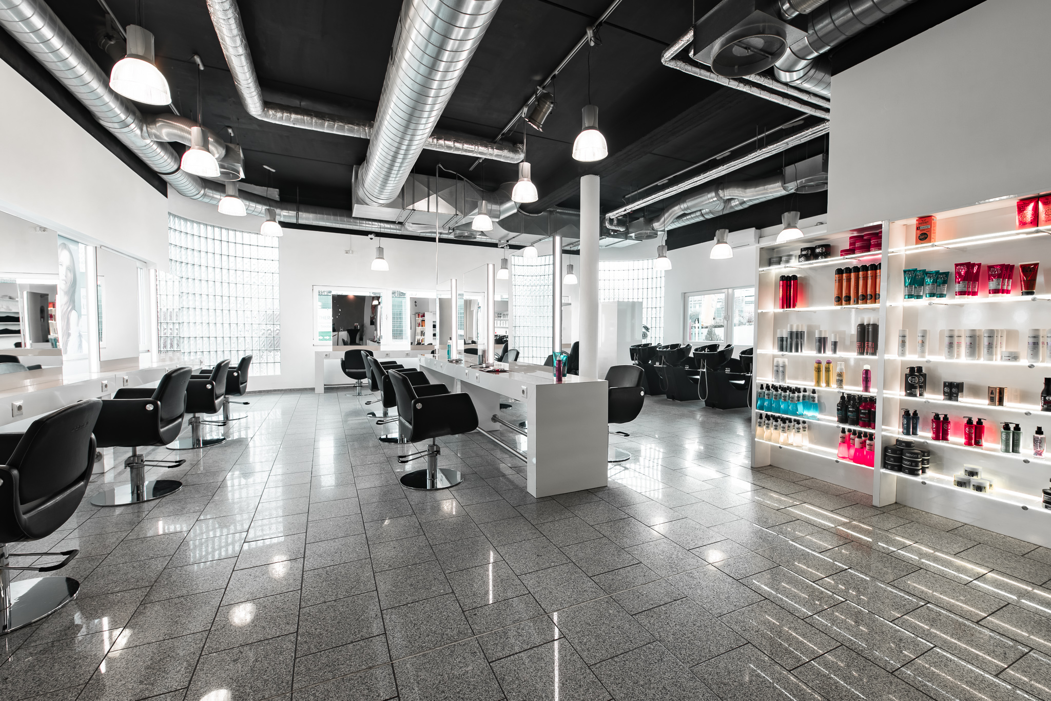 Einrichtung von einem Salon